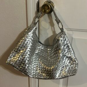 Silver Woven Shoulder Bag 💕.  Medium